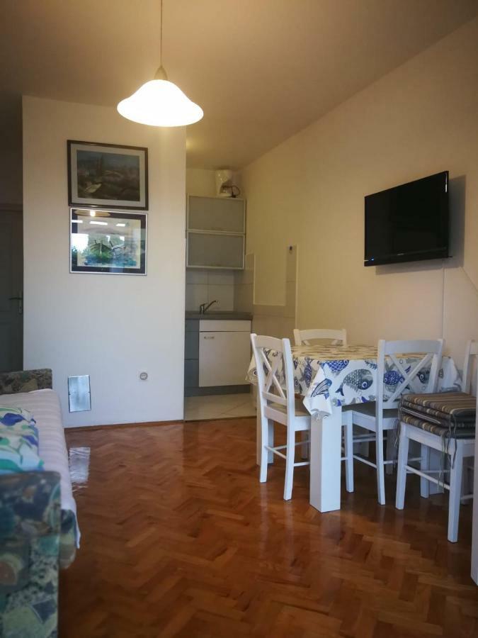 Apartment Hudan Malinska Eksteriør billede